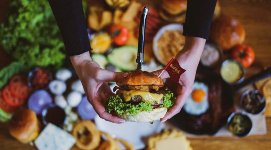 Gdansk: Legendary Burger and Zywiec Beer at Hard Rock Cafe - Legendary Burger and large Żywiec: what you’re really paying for