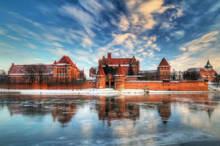 Gdansk: Malbork Castle Regular Tour - Key things that make this tour work well