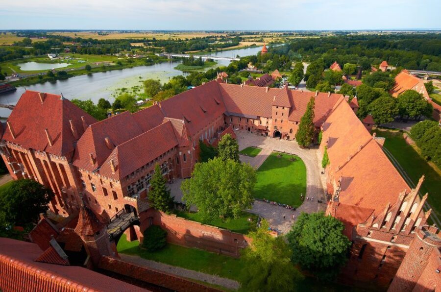 Gdansk: Malbork Castle Regular Tour - Small details that can improve your day