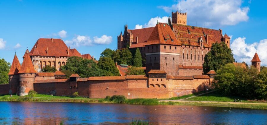 Gdansk: Malbork Castle Regular Tour - Getting picked up in Gdańsk and the smooth ride out