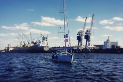 Gdańsk: Motlawa and Port yacht cruise with Welcome Drink - Getting to the yacht: Oria Magic House and the quay setup