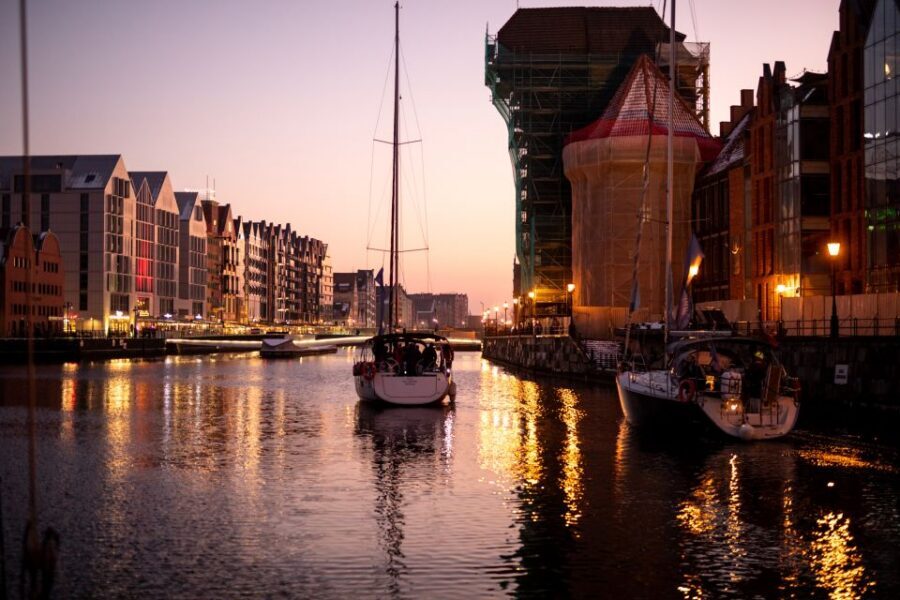 Gdańsk: Motlawa and Port yacht cruise with Welcome Drink - Who this cruise suits best (and who should rethink it)