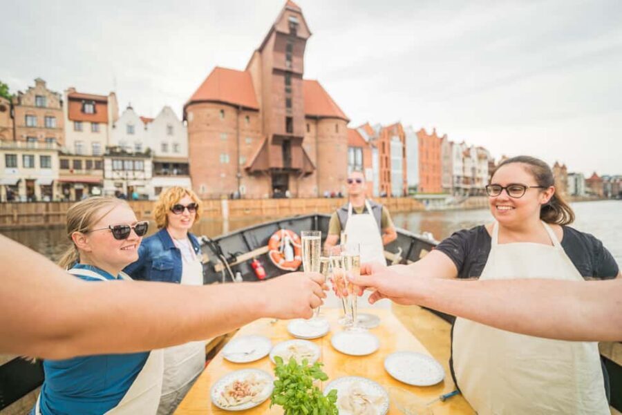 Gdańsk: Motława River Cruise with Pierogi Tasting - The guides and stories: how the city becomes clearer from the water