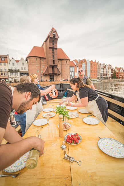 Gdańsk: Motława River Cruise with Pierogi Tasting - Who should book this Motława pierogi cruise (and who might skip)