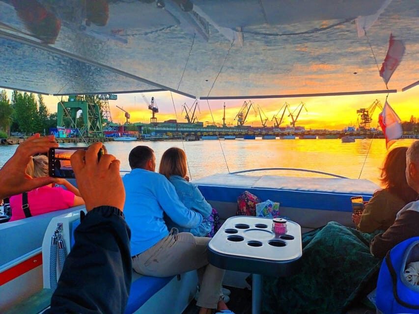 Gdańsk: Motława River Eco Cruise at Sunset with Prosecco - Prosecco, Music, and the Feel of a Small-Group Cruise