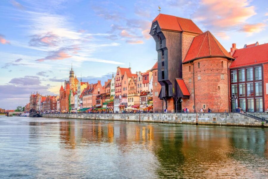 Gdansk Old Town 2-Hour Walking Tour - Entering through Brama Wyżynna: the best way to start in the Old Town