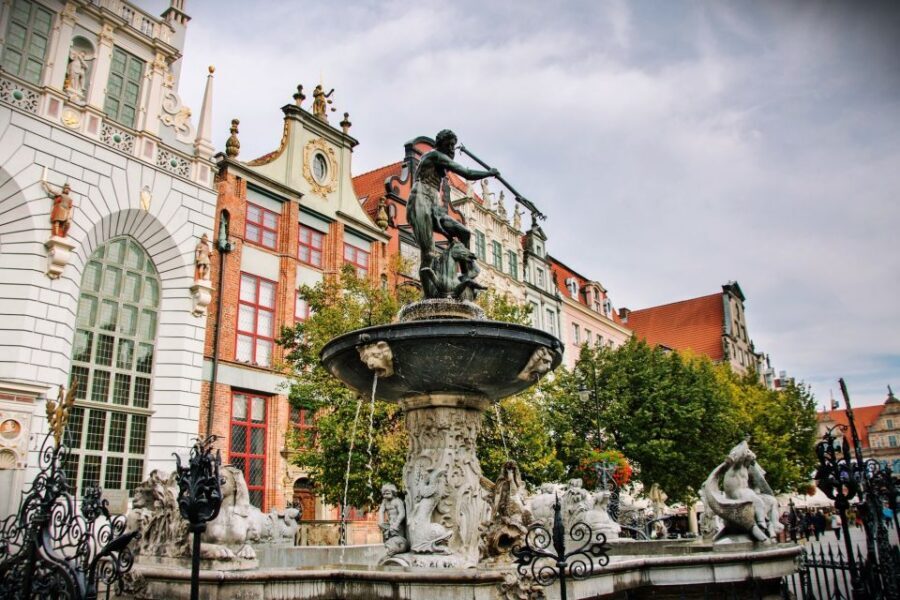 Gdansk Old Town Half-Day Private Walking Tour - Old Crane (Zuraw): Medieval Engineering You Can Understand