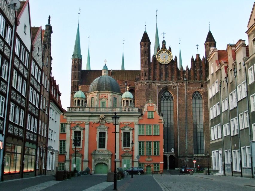 Gdansk Old Town Half-Day Private Walking Tour - Długa Street and the Town Hall: Architecture With a Trade Story