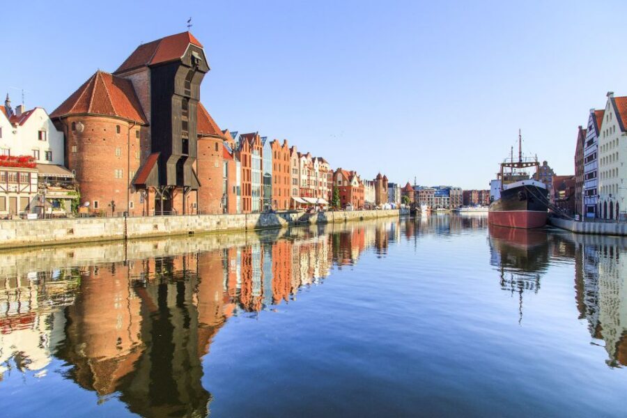 Gdańsk: Old Town Private Walking Tour with Legends and Facts - St Mary’s Basilica: the brick-church interior you’ll remember