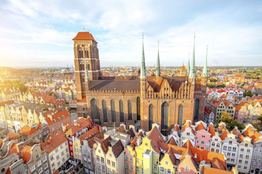 Gdańsk: Old Town Private Walking Tour with Legends and Facts - Artus Court, Long Market energy, and how merchant power shows up in stone