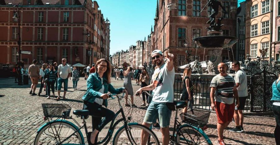Gdansk Private Bike Tour - Footbridge to Ołowianka: A Scenic Break and a Local-Feel Detour