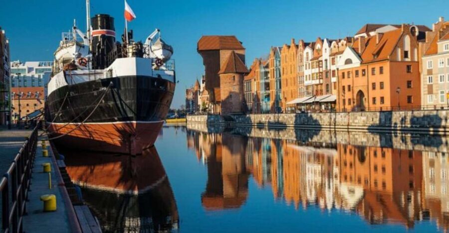 Gdansk: Private custom walking tour with a local guide - Public Transport May Appear, But It’s Still a Walking Tour