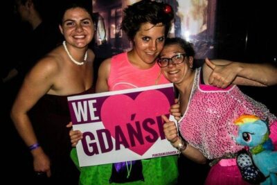 Gdansk: Pub Crawl with Free Drinks - Where the night starts: Neptune’s Fountain at 8:30 PM