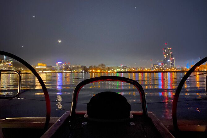Gdansk: Scenic Evening Yacht Cruise with Welcome Drink - From the Footbridge to the Main Town: the night views that set the tone