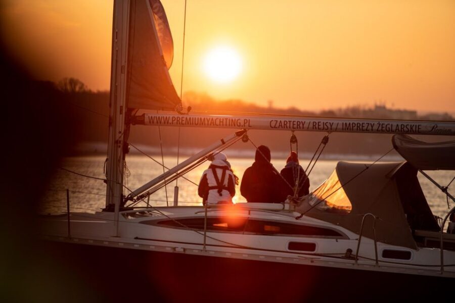 Gdańsk: Scenic Sunset Cruise with Welcome Drink - Key moments to plan for