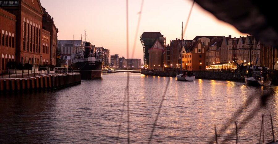Gdańsk: Scenic Sunset Cruise with Welcome Drink - Sunset Cruise on Gdańsk’s Water: The Best Views Come With Movement