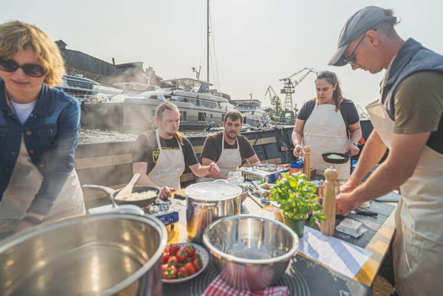 Gdańsk: Shipyard and Port Cruise with Pierogi Tasting - The route: from canals near the shipyard to the port panorama finish