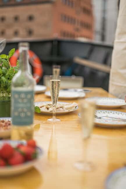 Gdańsk: Shipyard and Port Cruise with Pierogi Tasting - Who should book this (and who should skip it)