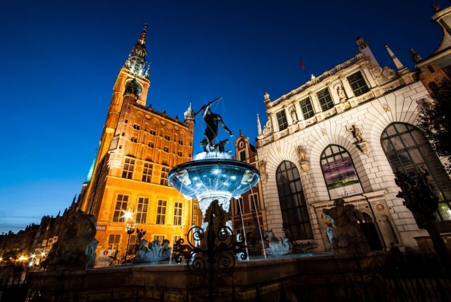 Gdansk: Small Group Walking Tour - Meeting at Neptune’s Statue: Your Easy Start in the Old Town