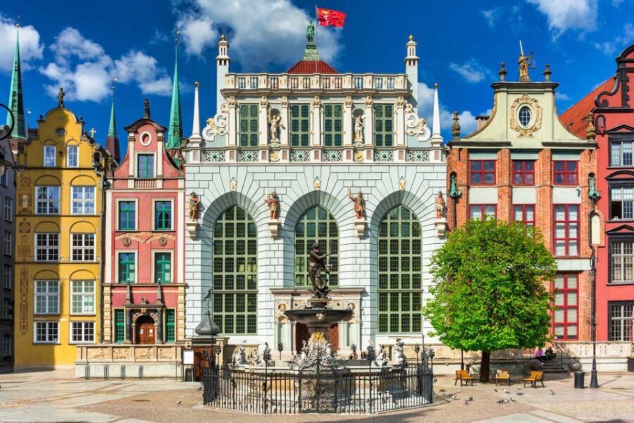 Gdansk: Small Group Walking Tour - Walking the Royal Road and Artus Court Like You Mean It