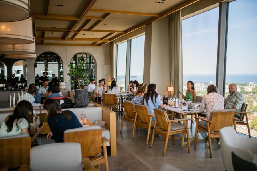 Gdańsk: Spanish Cuisine and City Views From the Top Floor - Treinta y Tres on Olivia Star: Spanish dinner, sky-high Gdańsk views