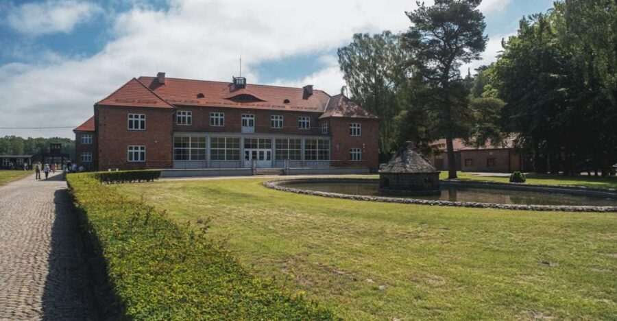 Gdansk: Stutthof Concentration Camp Regular Tour - Inside the memorial museum complex: how the tour is paced