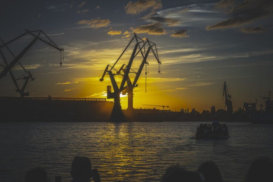 Gdańsk: Sunset Cruise on a Historic Polish Boat - The 90 minutes that matter: sunset peace, then Motława night views