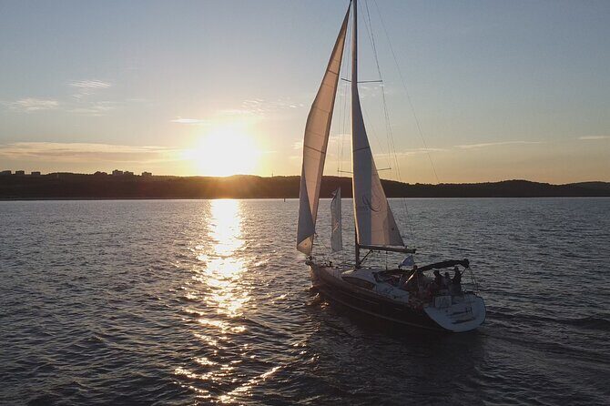 Gdansk Sunset Cruise with Welcome Drink - Near the End: Gdańsk’s Historic Crane as Your Final Anchor
