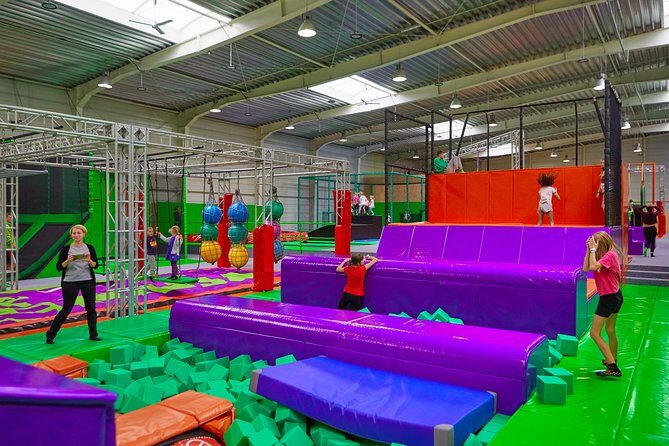 GOjump MEGAPARK Kraków-Sikorki - 1 hour Trampoline Park ticket - JumpBar and snacks: where the energy cools down