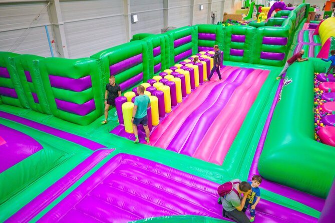 GOjump MEGAPARK Kraków-Sikorki 1h ticket: GOair Inflatable Park - Why GOair at GOjump MEGAPARK is such a smart Krakow stop
