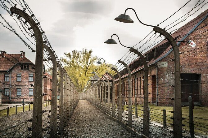 Guided Private Tour to Auschwitz Birkenau & Krakow from Wroclaw - Early start: Wrocław to Kraków by train