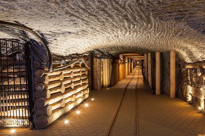 Guided Tour of the Wieliczka Salt Mine and Transfer from Krakow - What the itinerary feels like, step by step
