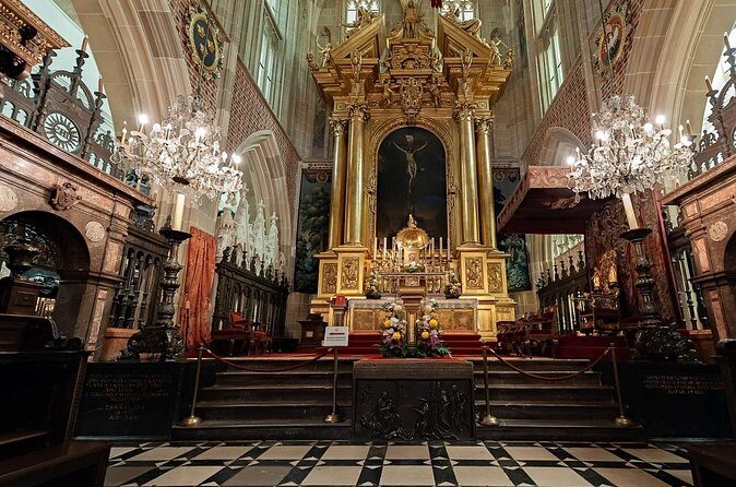 Guided tour of Wawel Castle, Cathedral and St. Mary's Basilica - Guide quality and pacing: what changes your experience