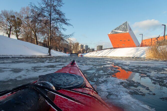 Guided Winter Kayak Tour in Gdańsk & Hot Chocolate Treat - Why winter kayaking on the Motława feels smarter than a sightseeing stroll