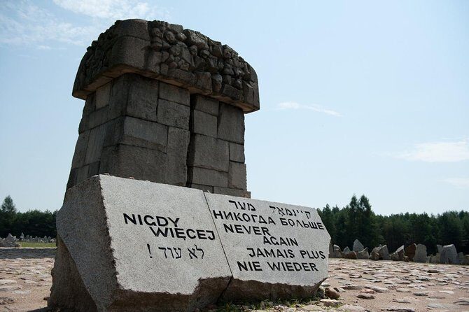 Half Day Treblinka Death Camp Small Group Tour from Warsaw with Lunch - Warsaw Ghetto Heroes Monument (next to POLIN Museum): a short stop with real meaning