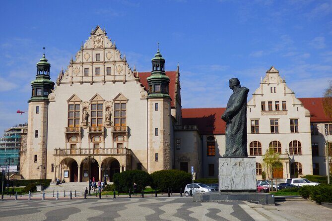 Highlights of Poznań Private 2 Hour Tour with a local Guide - Liberty Square and the story behind the longest war in modern Europe