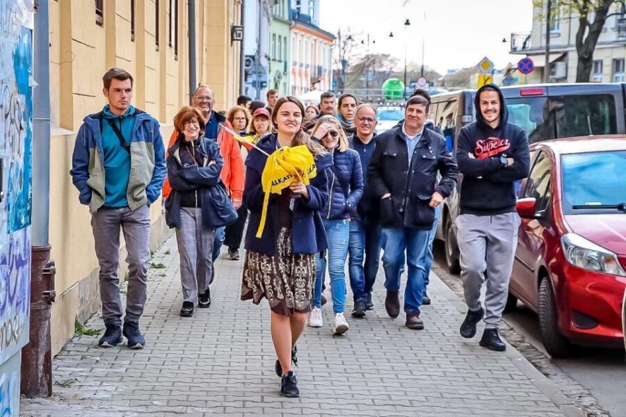 Jewish Krakow Walking Tour in English - Entering Jewish Krakow at the Old Synagogue
