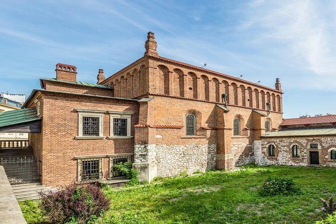 Jewish Quarter Kazimierz Guided Walking Tour in Krakow - Stop 2: Muzeum Krakowa – Stara Synagoga—Poland’s oldest preserved synagogue