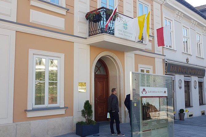 John Paul II Family House Museum & Wadowice Tour from Krakow - Stop 1: John Paul II Family Home Museum in Wadowice