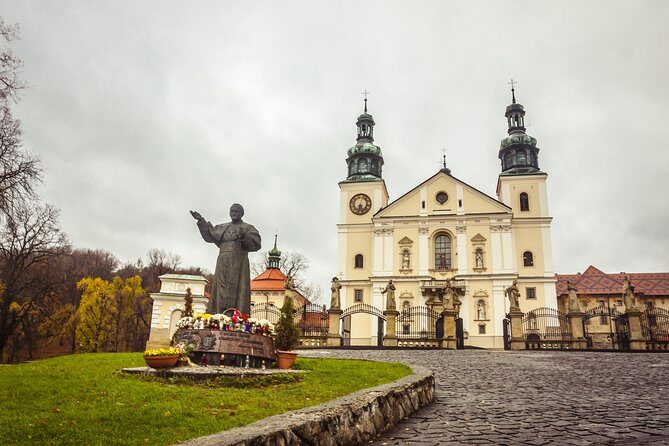 "John Paul II Route" PRIVATE -Wadowice, Kalwaria Z.-Łagiewniki - Stop 6: Centre of John Paul II Pontificate Shrine and Chapels (45 Minutes)