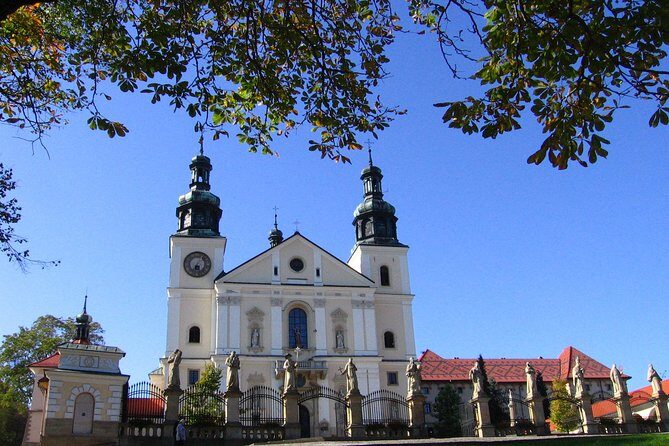 "John Paul II Route" PRIVATE -Wadowice, Kalwaria Z.-Łagiewniki - Your Krakow Pickup: Start Smooth, Don’t Waste Time