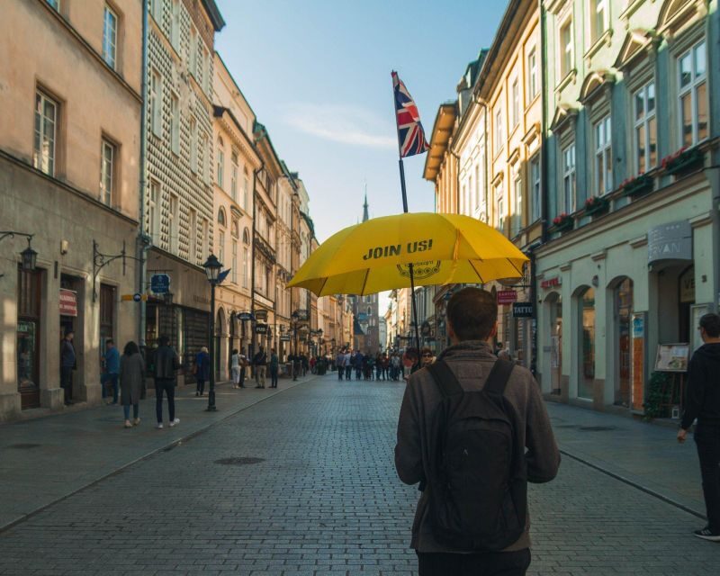 Krakauer old town tour - Main Market and the Tuchhalle: where trade met authority