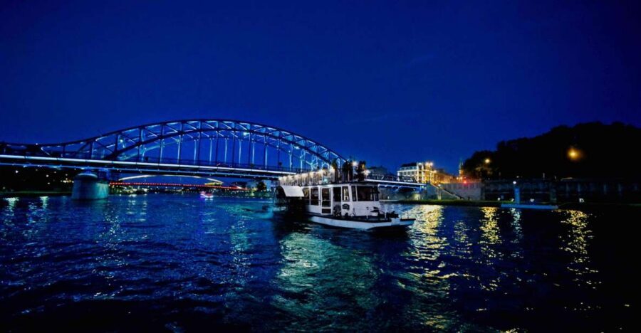 Krakow: 1-Hour Evening Vistula River Cruise - Bridges you’ll recognize: Grunwaldzki, Piłsudski, and Father Bernatek