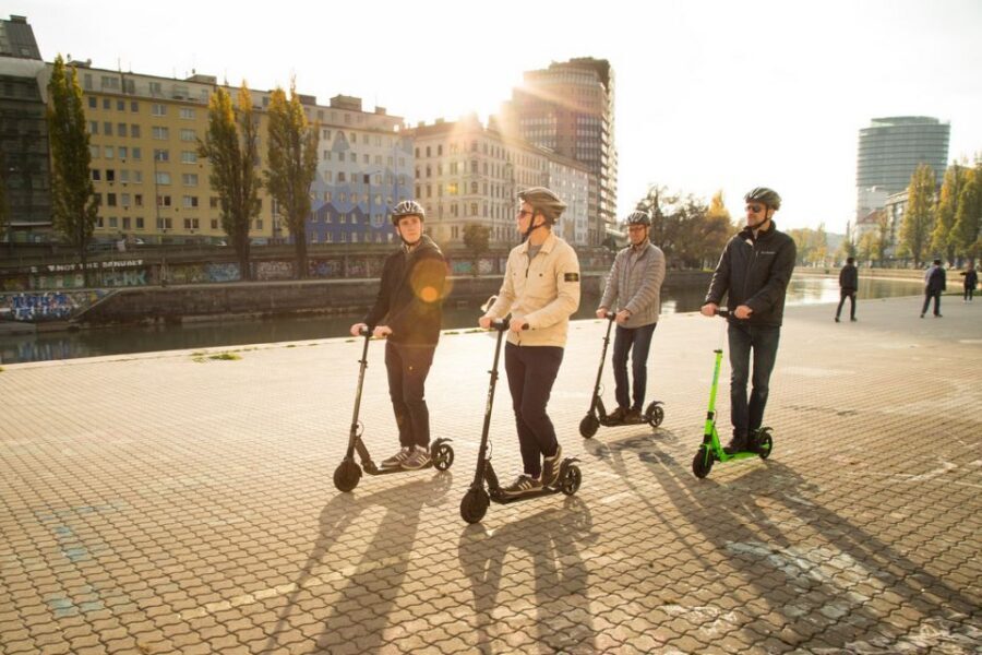 Krakow: 2h Old Town Scooter Tour - Main Market Square, St. Mary’s Basilica, and the Hejnał moment