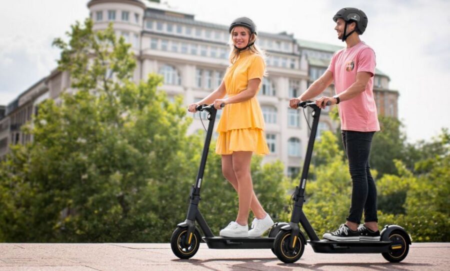 Krakow: 2h Old Town Scooter Tour - The markets and architecture: what the guide is really teaching you