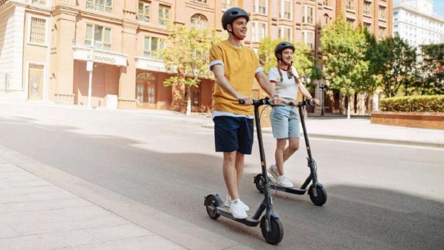 Krakow: 2h Old Town Scooter Tour - Starting at Florian’s Gate and following the Royal Route