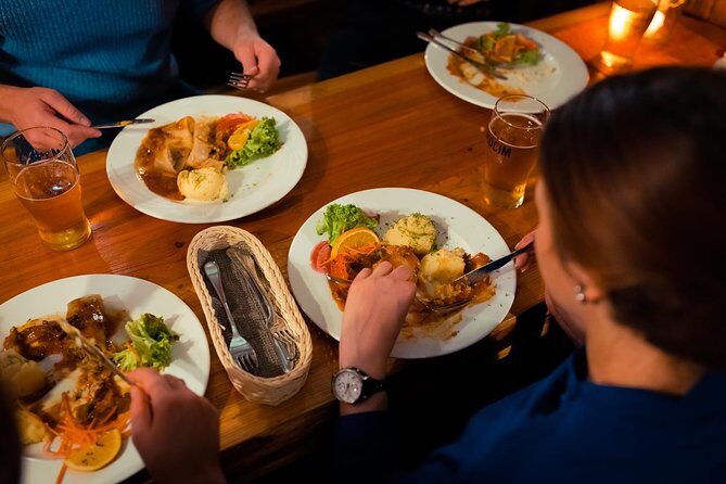 Krakow: 6-Course Full Polish Food & Vodka Tour - The night route: what 2.5 hours in Old Town feels like