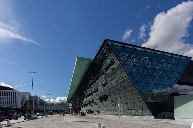 Krakow Airport Exclusive Transfers VIP Service - Pickup That Tracks Your Flight (and Helps With Luggage)