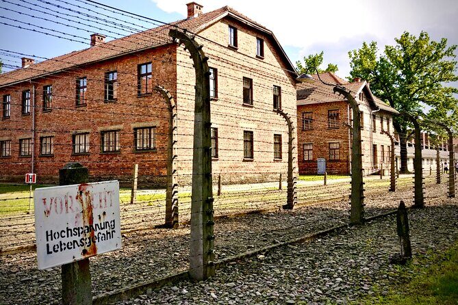 Krakow: Auschwitz - Birkenau Guided Tour with Private Transport - Timing, Food, and the Stuff You’ll Actually Notice