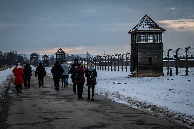 Krakow: Auschwitz-Birkenau Guided Tour with Ticket and Transfer - Group size, English, and why start-time changes can ruin the day